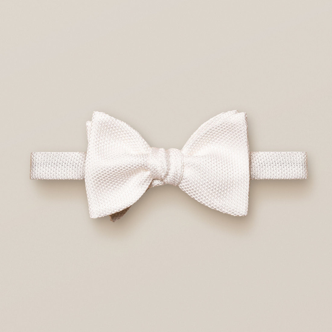 Off-White Grenadine Silk Ready-Tied Bowtie – ETON