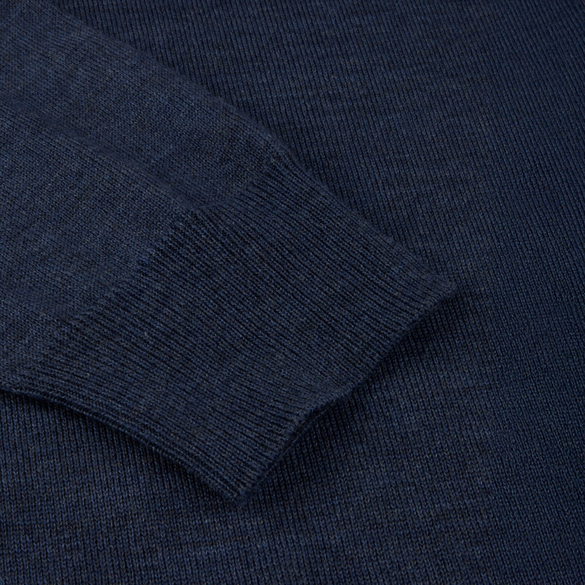 Pull col rond en laine mérinos bleu denim avec coudières - Stenströms