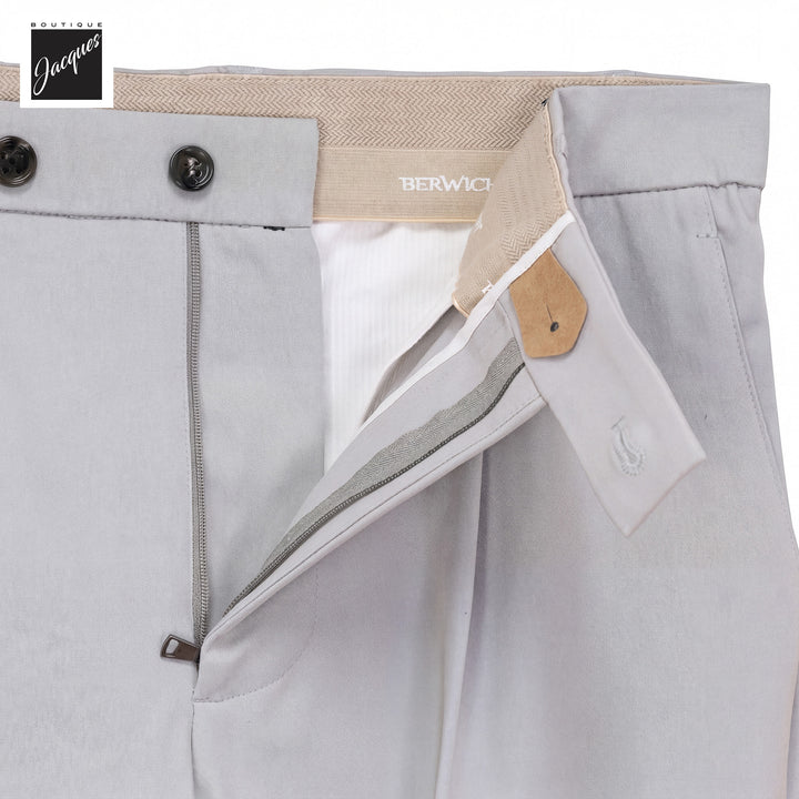 Light Gray Cotton Bi-Stretch Vulcano PElax Pleated Chino Trousers - Berwich