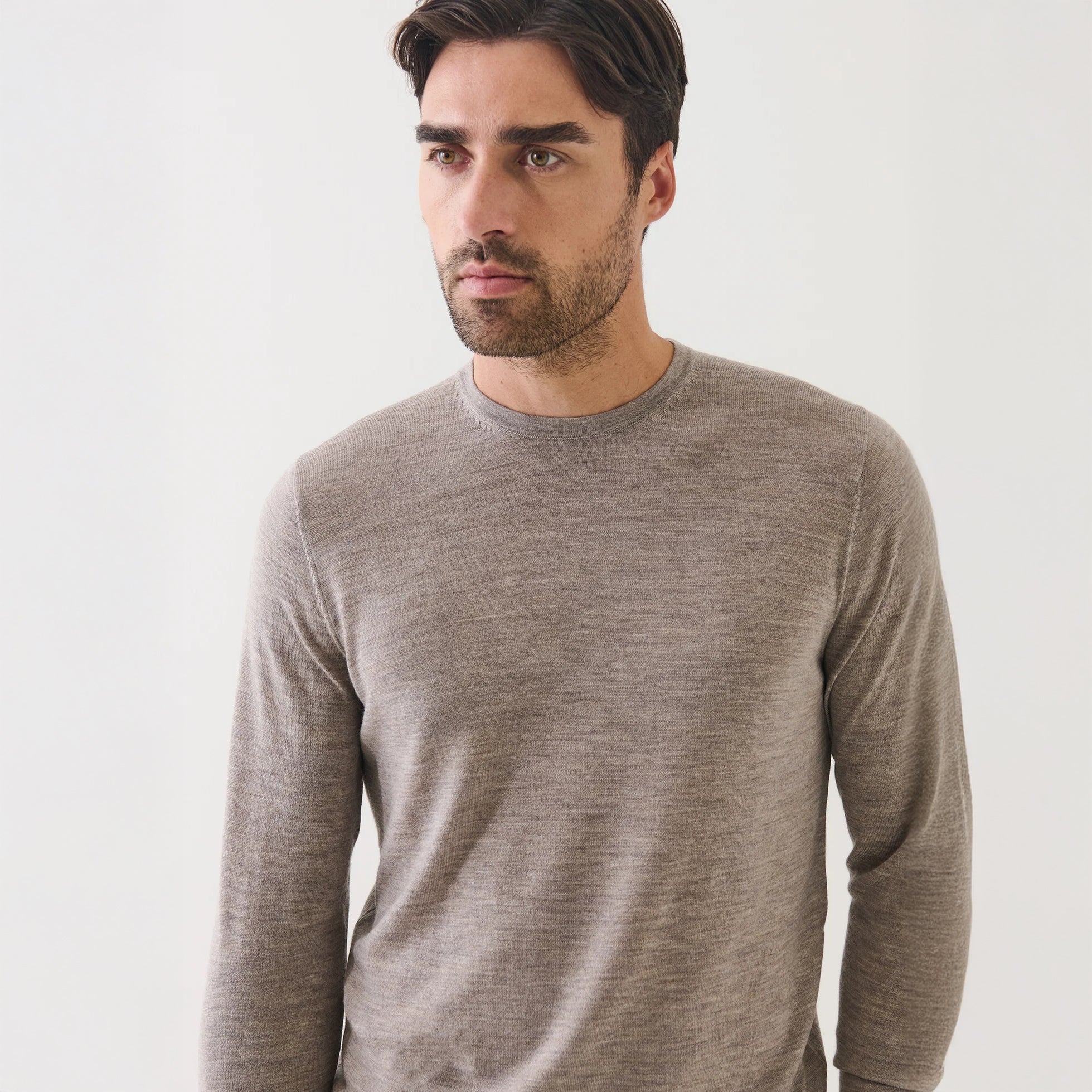 Caffé Beige Extra-Fine Merino Wool Crew Neck Sweater - Patrick Assaraf