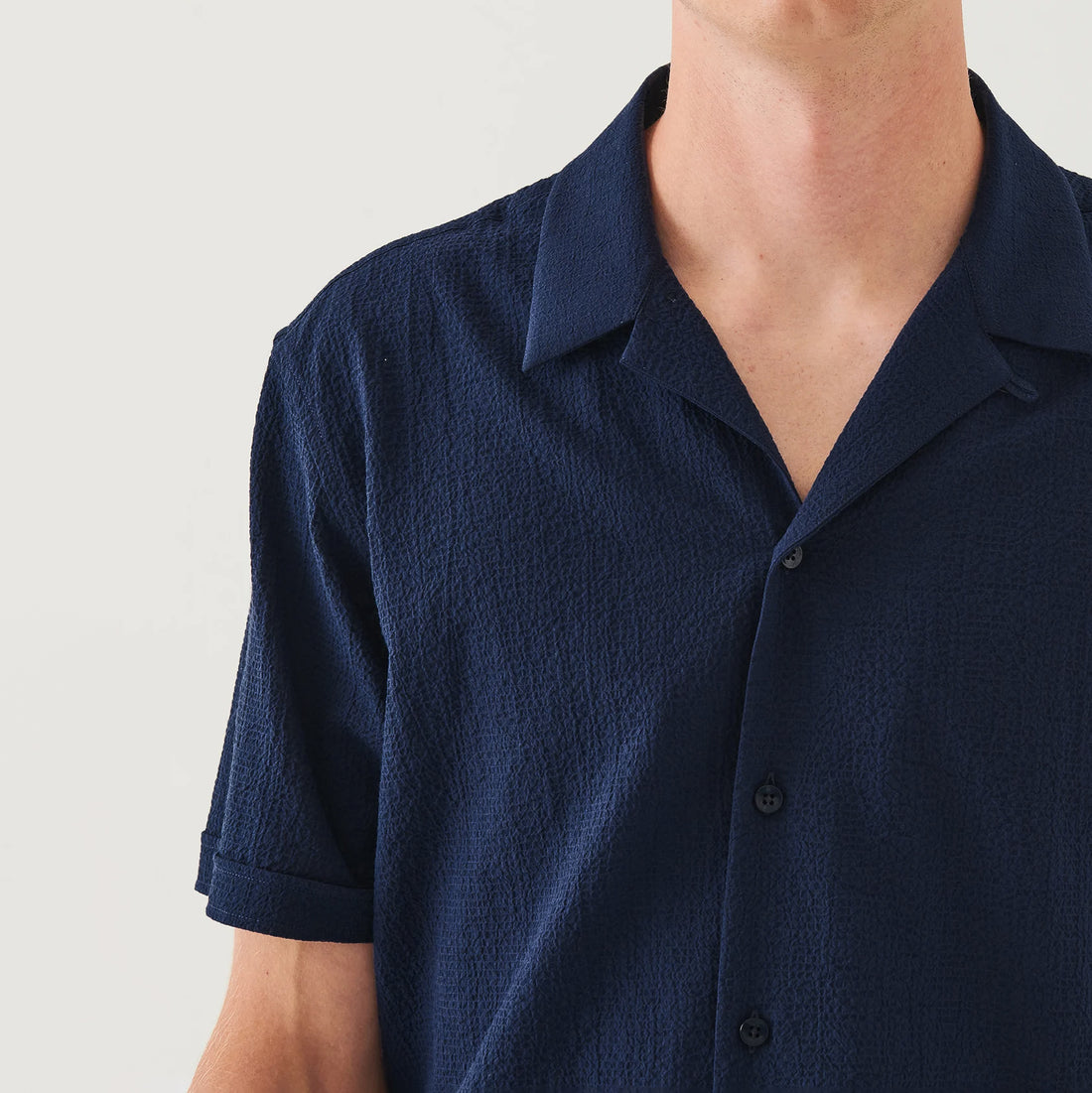 Navy Seersucker Textured Cotton-Stretch Resort Shirt - Patrick Assaraf - Boutique Jacques International