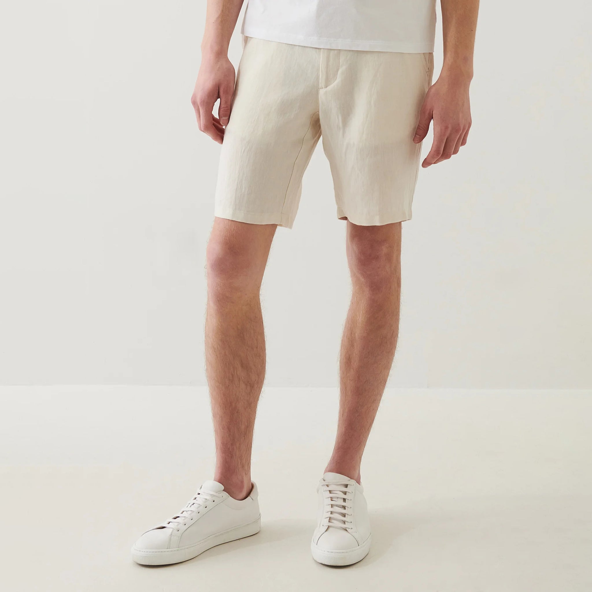 Oyster Off-White Drawstring Linen Shorts - Patrick Assaraf